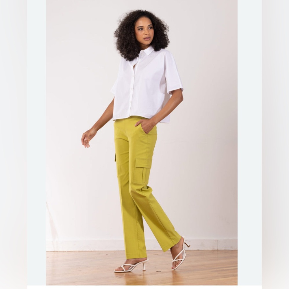 Avenue Montaigne Women’s Pants Kool Signature Yellow Cargo Pants Size 6
